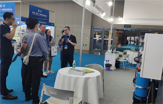 南京展会尊龙凯时展会徐工团队参观考察.jpg