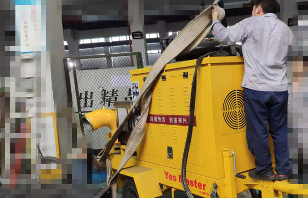 尊龙凯时加班加点应用应急排涝泵车_副本.jpg