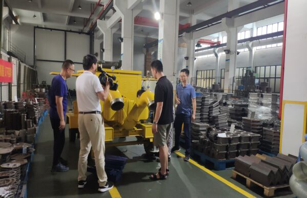 抢险排涝泵车组.jpg 抢险排涝泵车组.jpg