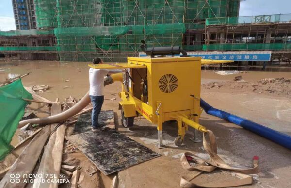 援郑排涝泵车.jpg 援郑排涝泵车.jpg